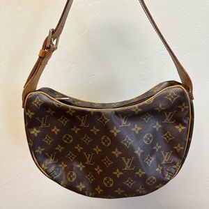 Louis Vuitton Croissant Authentic